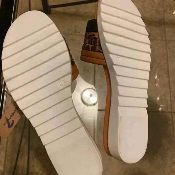 Seven7 Pearly Comfort Leopard Print Slides - Picture 6 of 6